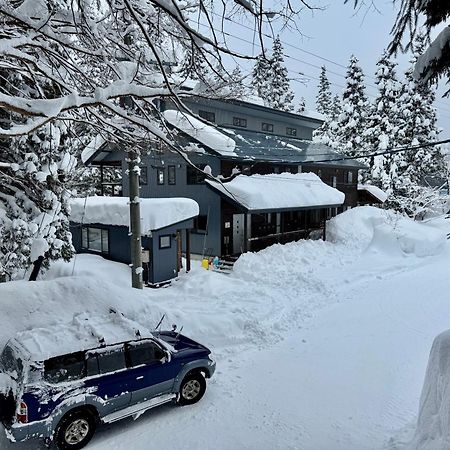 האקובה Bears Den Mountain Lodge מראה חיצוני תמונה