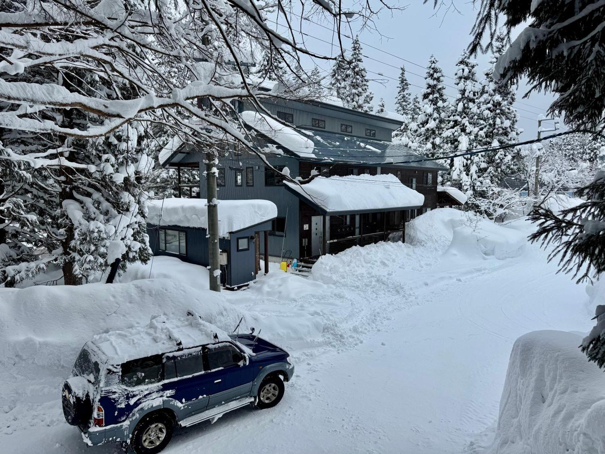 האקובה Bears Den Mountain Lodge מראה חיצוני תמונה