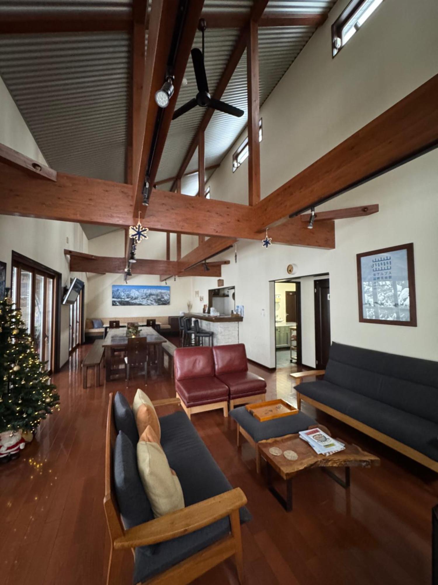 האקובה Bears Den Mountain Lodge מראה חיצוני תמונה